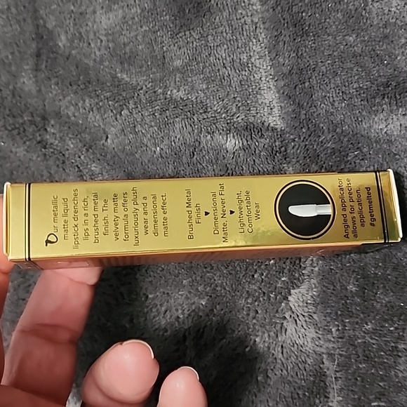 Too Faced Melted Metallic Lipstick Pillow Talk - Picture 4 of 5